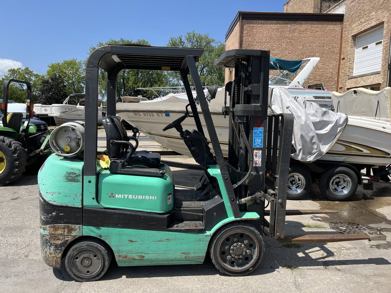 5,000 Lb Mitsubishi FGC25K Forklift