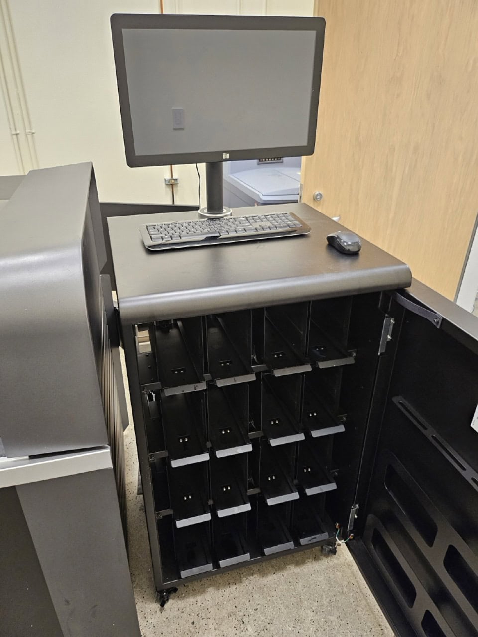 Stratasys P750K-1 3D Printer w/SCA 3600 Cleaning System, Extra Resins, Printer Heads. 2016 - Image 2