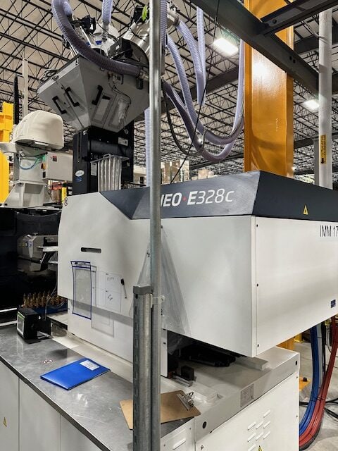 369 Ton 9.2 Oz Shot Tederic E328-E500C Injection Molder, 2022 - TEDERIC TLR-RSE-900-1400 Series 3-Axis Servo Injection Molding Robot