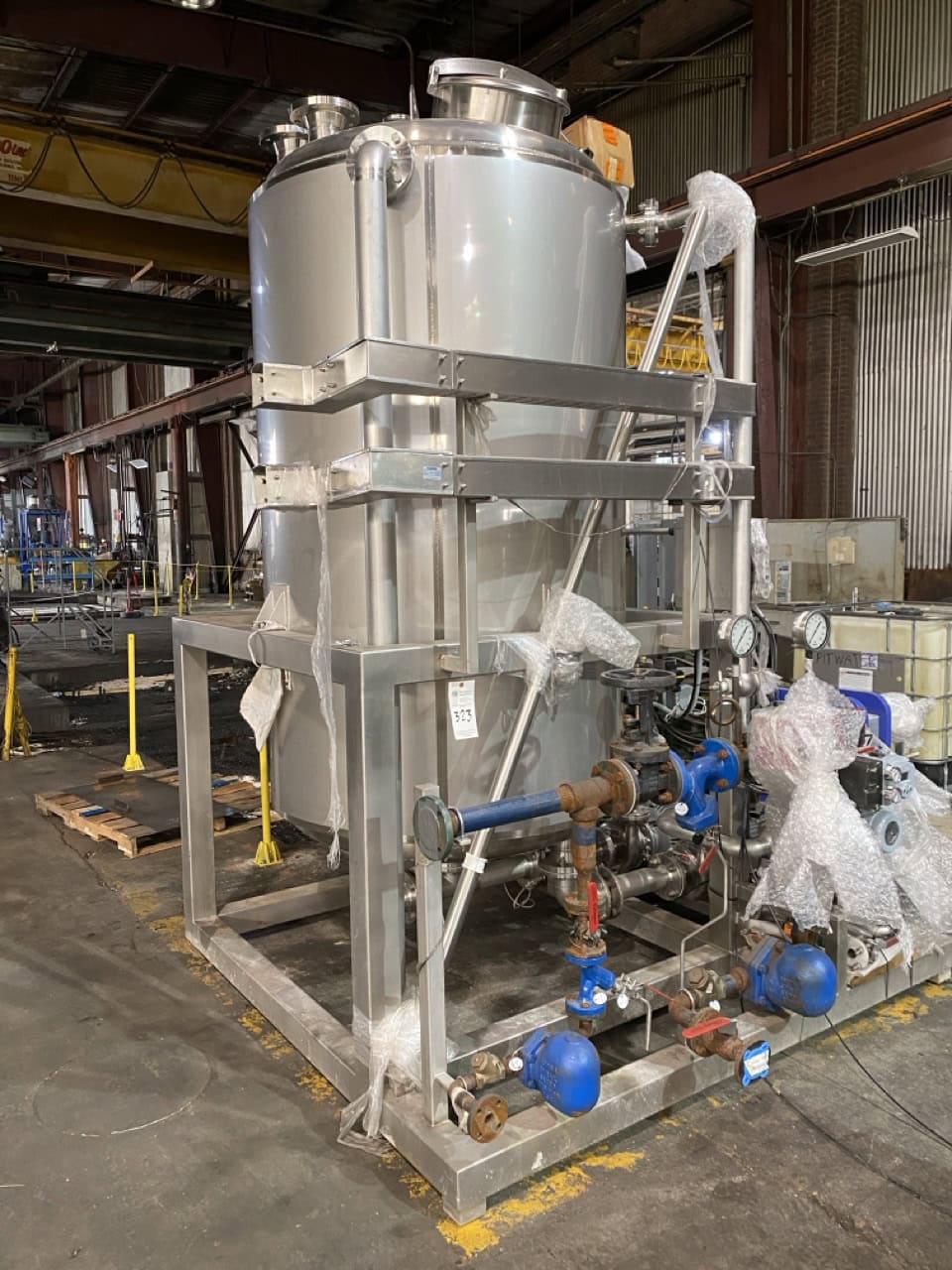 800 Gallon Stainless Steel CIP Tank Skid- Straight Side Height 88" Diameter 52"