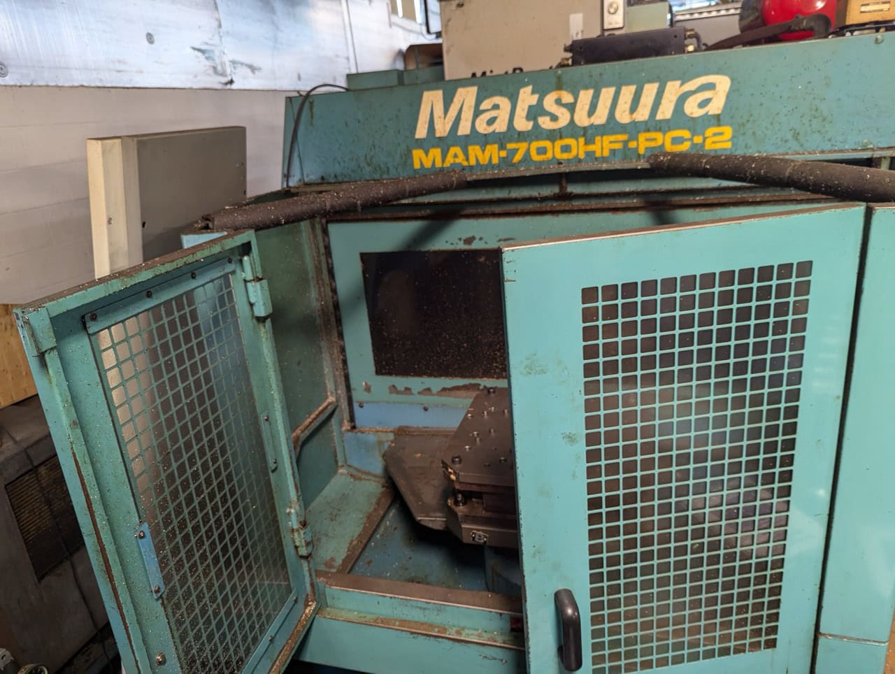 Matsuura MAM700-HF-PC-2, 1999 - Comes with hundreds of tool holders!!