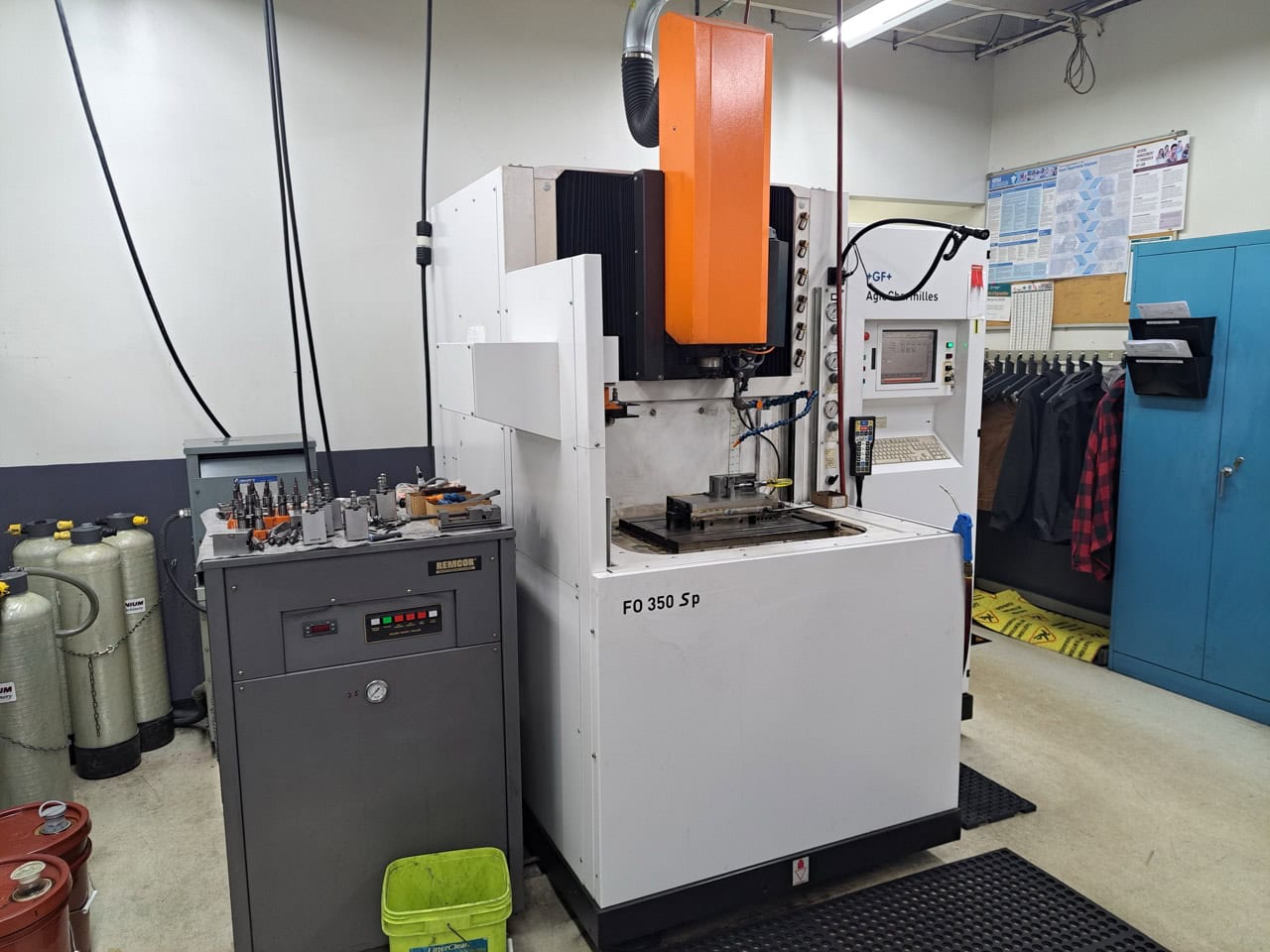 Agie Charmilles RoboForm EDM F0350 SP EDM Sinker, 2013 - Chiller