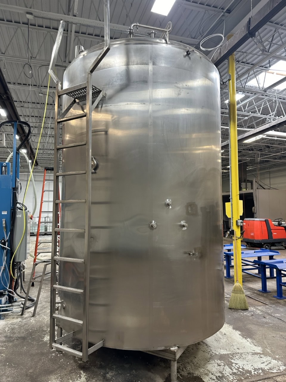 Cherry Burrell 2750 Gallon 316 Stainless Steel Tank w Propeller Agitation