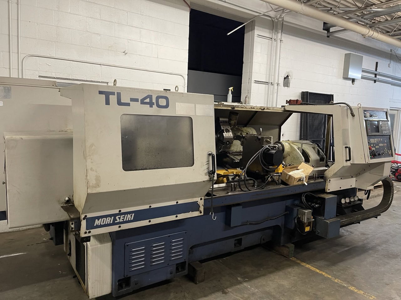 Mori Seiki TL-40B CNC Lathe, 1998 - Tailstock, Chip Conveyor
