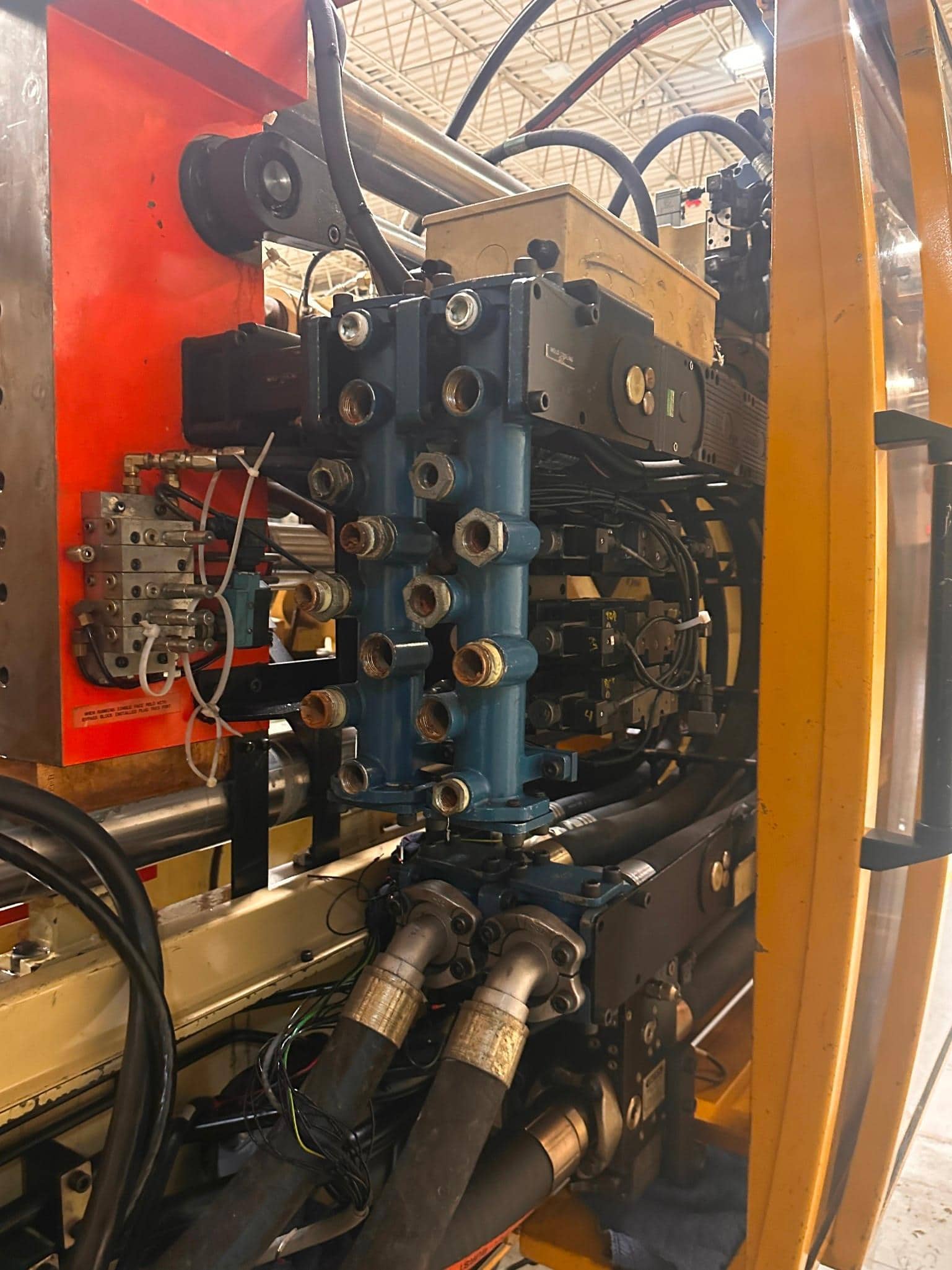 300 Ton 59 Oz Shot Husky RS70/60 Injection Molder, 1998 - Image 7
