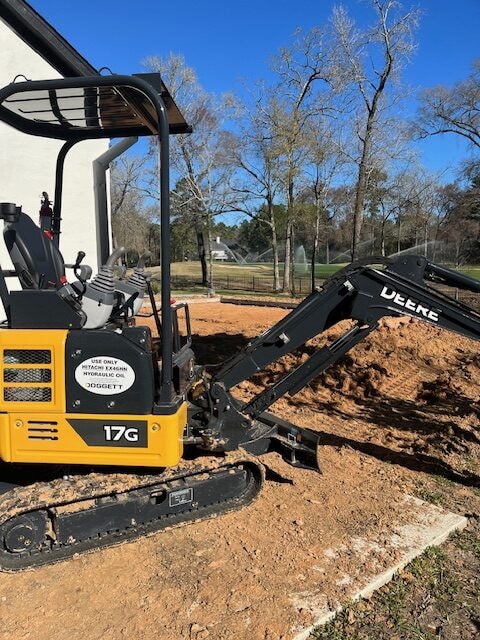 John Deere 17G Excavator, 2021 - 320 Hours, Breaking Hammer & 12 Bucket - Image 2