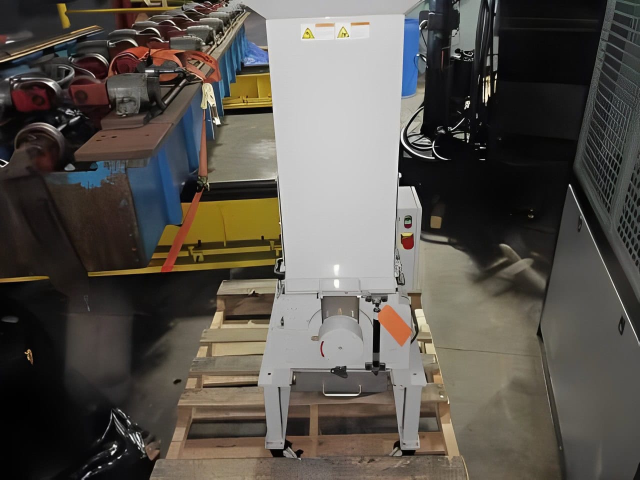 224 Ton 5.5 Oz Shot Size Nissei DCX200III-25A Injection Molding Machine, 2023 - Dryer, Temp Controller, Granulator - Image 12
