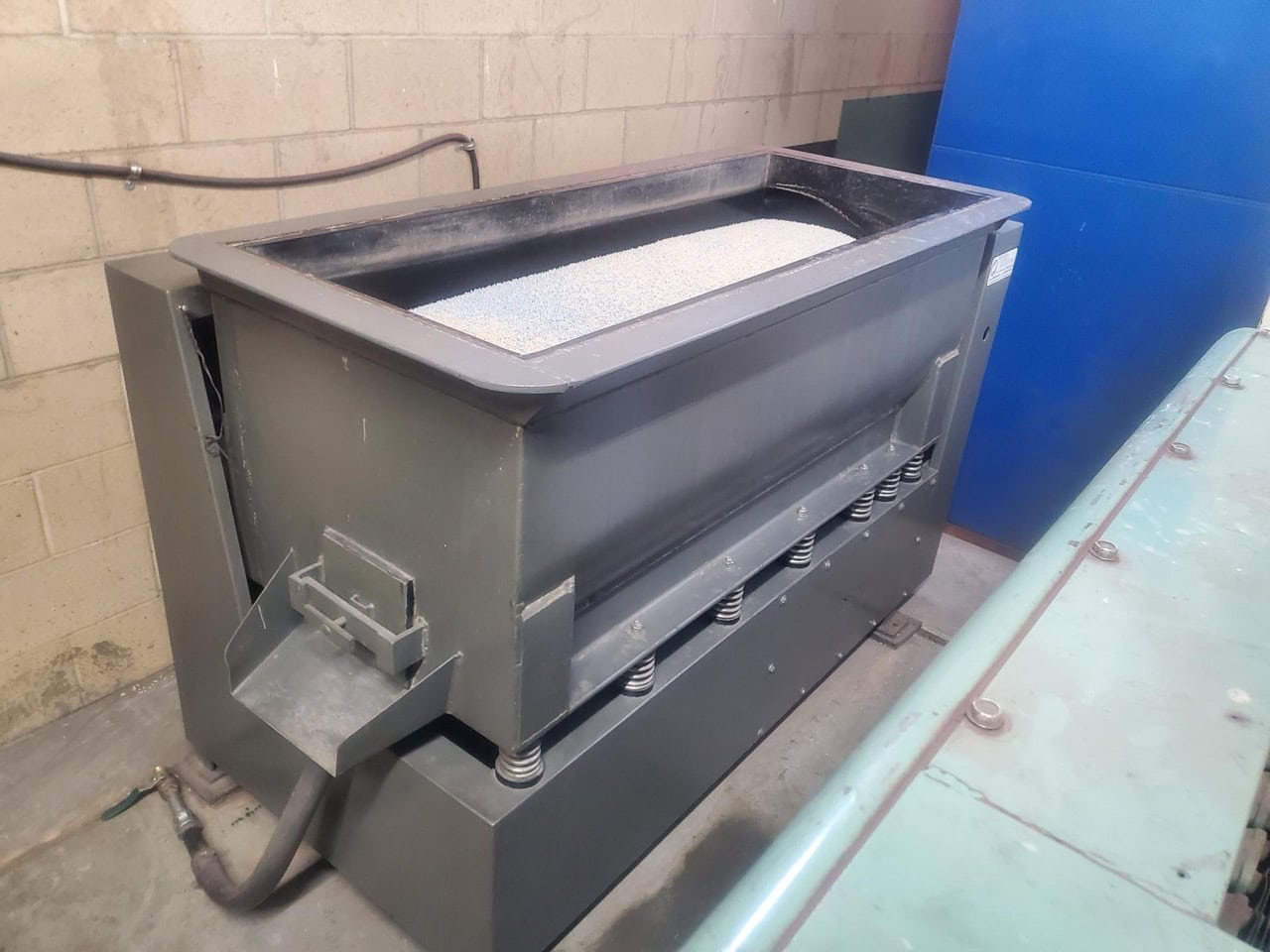 12 Cubic Ft. Deburring Equipment Manufacturing Vibratory Ceramic Polisher- Internal Dimensions 22.25"W x 59"L, Includes Media - Image 2