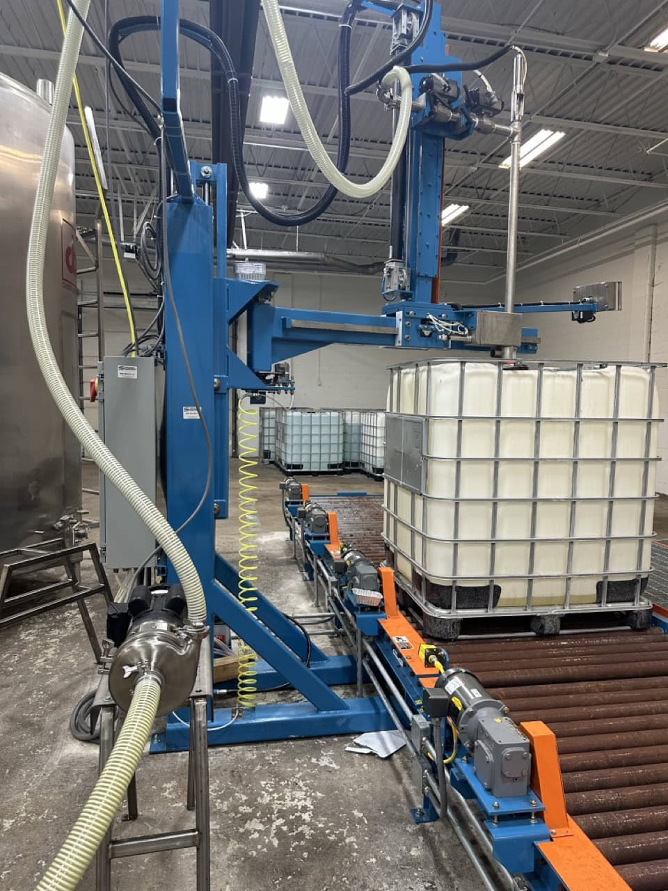 Specialty Equipment DF-5540U Automatic Liquid Filling Machine - Image 2