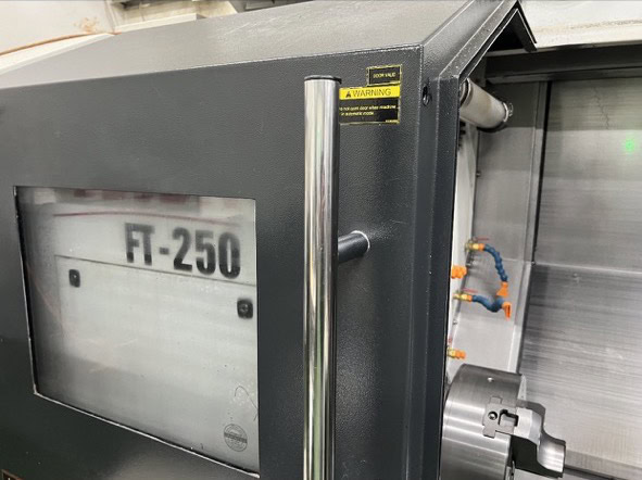 Feeler FT-250 CNC Lathe, 2013 - Tailstock, Chip Conveyor, Steady Rest Included - Image 2