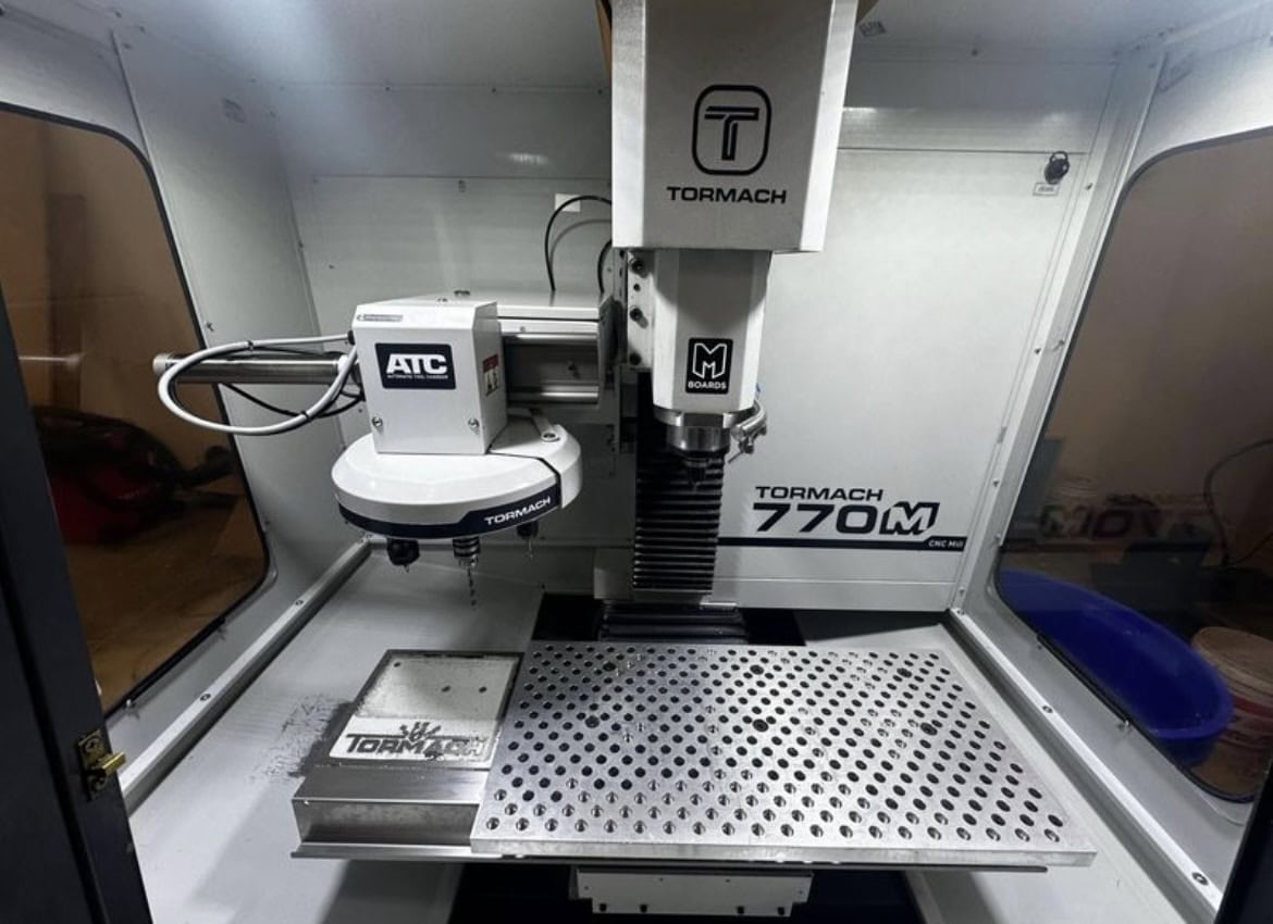 Tormach 770M CNC Mill, 2022 - Low Hours, 10 Pocket ATC, Path Pilot Computer, Lift Kit, Saunders Fixture Plate, 2.5" Fly Cutter, Haimer 3D Edge Finisher, Coolant Tank & Pump, Tons of Tooling - Image 2