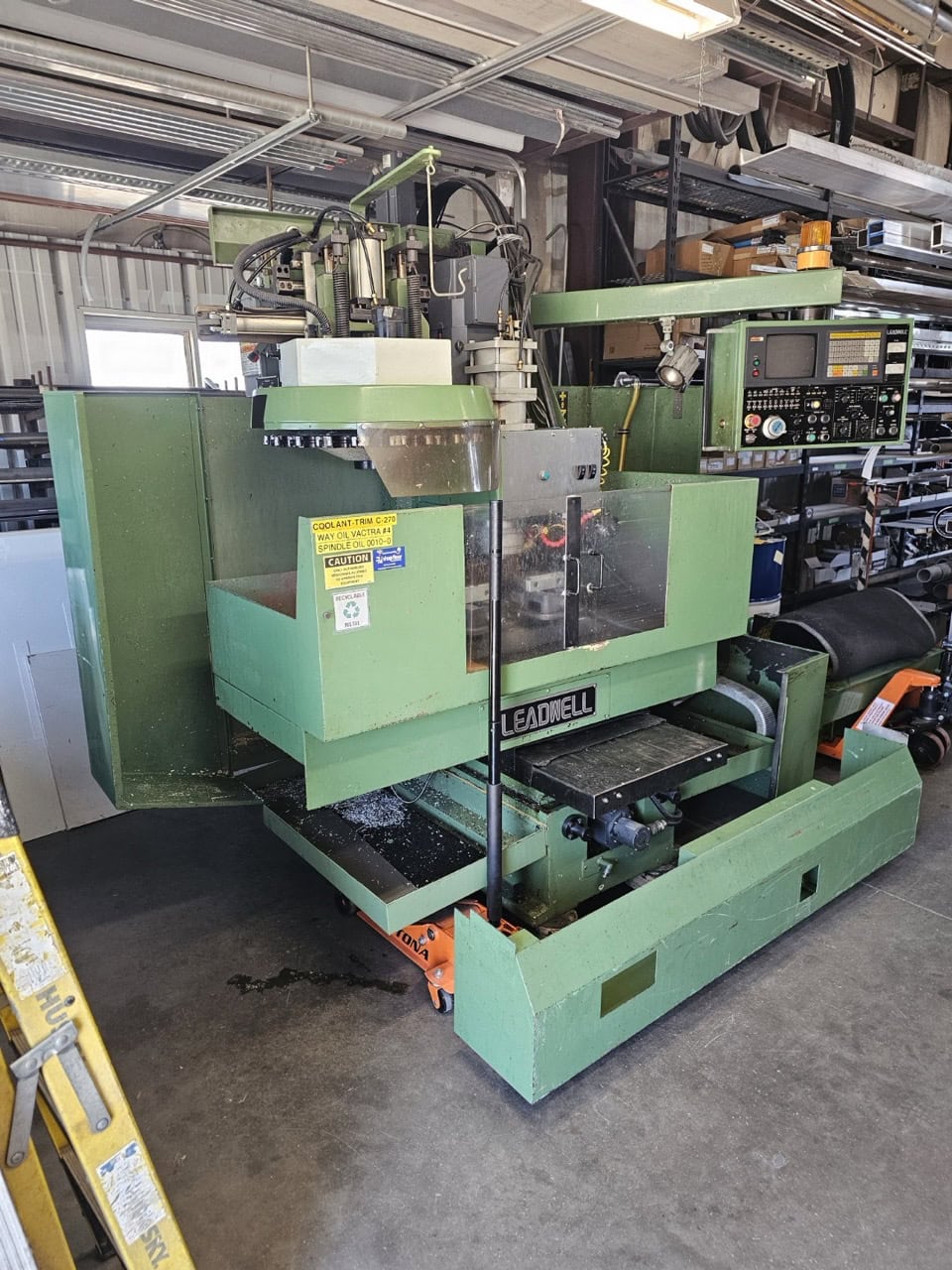 Leadwell MCV-610S VMC, 1988 - BT40, Good Condition