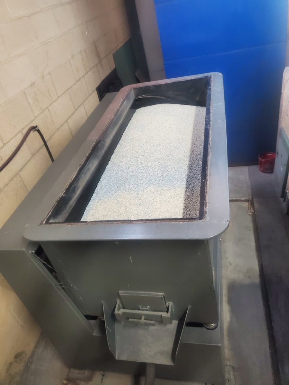 12 Cubic Ft. Deburring Equipment Manufacturing Vibratory Ceramic Polisher- Internal Dimensions 22.25"W x 59"L, Includes Media - Image 3