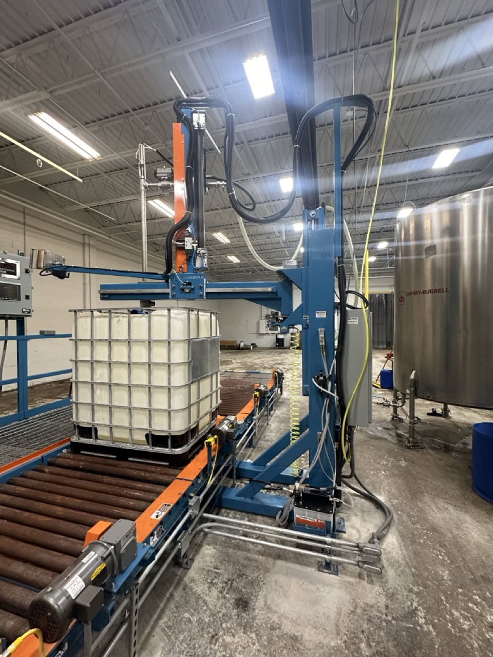 Specialty Equipment DF-5540U Automatic Liquid Filling Machine - Image 4