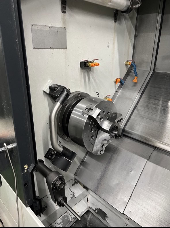 Feeler FT-250 CNC Lathe, 2013 - Tailstock, Chip Conveyor, Steady Rest Included - Image 4