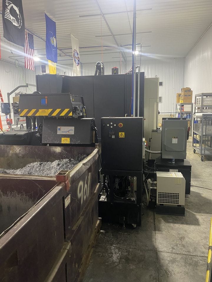 Makino DA300 VMC, 2021 - 5 Axis, 1000 psi CTS, 60 ATC, Low Hours, Loaded With Options, Available For Inspection Under Power