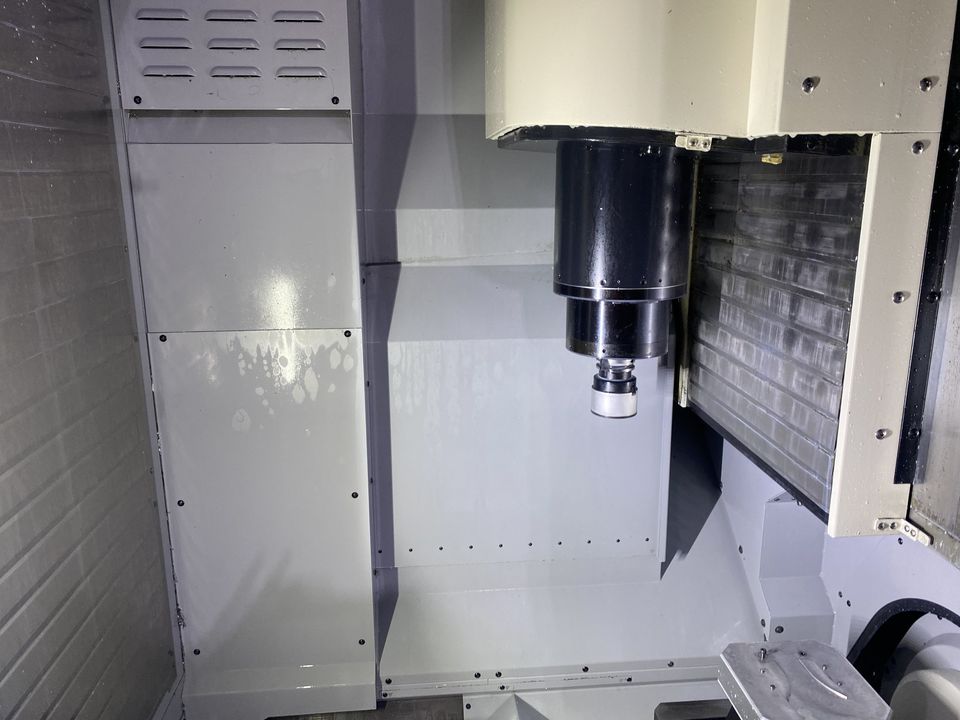 Makino DA300 VMC, 2021 - 5 Axis, 1000 psi CTS, 60 ATC, Low Hours, Loaded With Options, Available For Inspection Under Power - Image 2