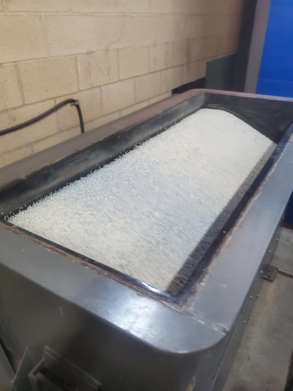 12 Cubic Ft. Deburring Equipment Manufacturing Vibratory Ceramic Polisher- Internal Dimensions 22.25"W x 59"L, Includes Media - Image 5