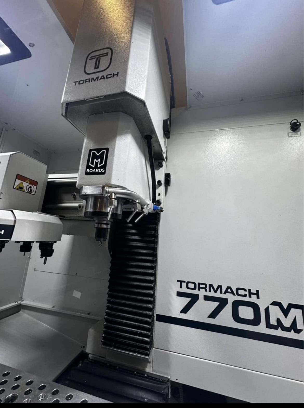 Tormach 770M CNC Mill, 2022 - Low Hours, 10 Pocket ATC, Path Pilot Computer, Lift Kit, Saunders Fixture Plate, 2.5" Fly Cutter, Haimer 3D Edge Finisher, Coolant Tank & Pump, Tons of Tooling - Image 5