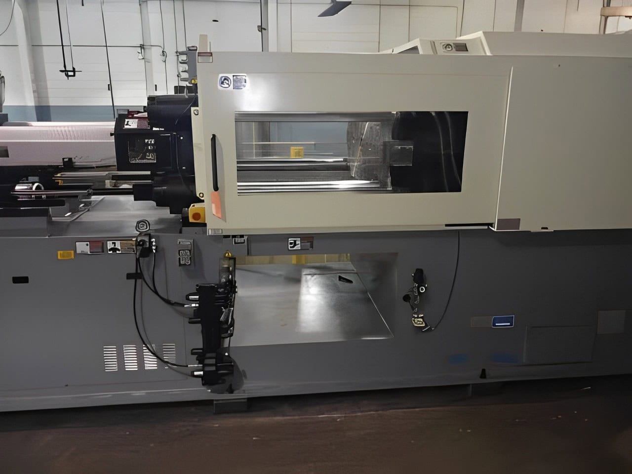 224 Ton 5.5 Oz Shot Size Nissei DCX200III-25A Injection Molding Machine, 2023 - Dryer, Temp Controller, Granulator - Image 16