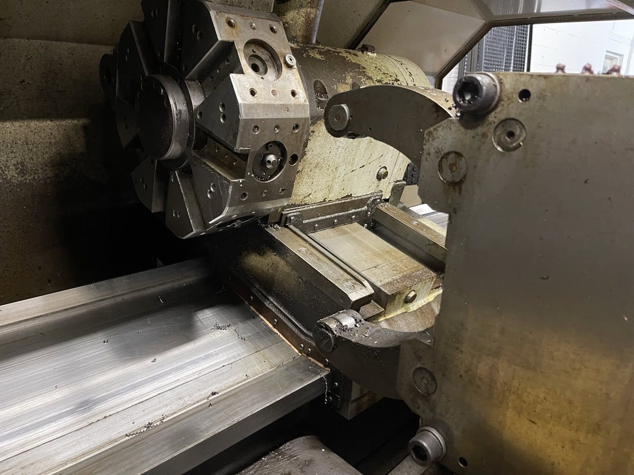Mori Seiki TL-40B CNC Lathe, 1998 - Tailstock, Chip Conveyor - Image 7