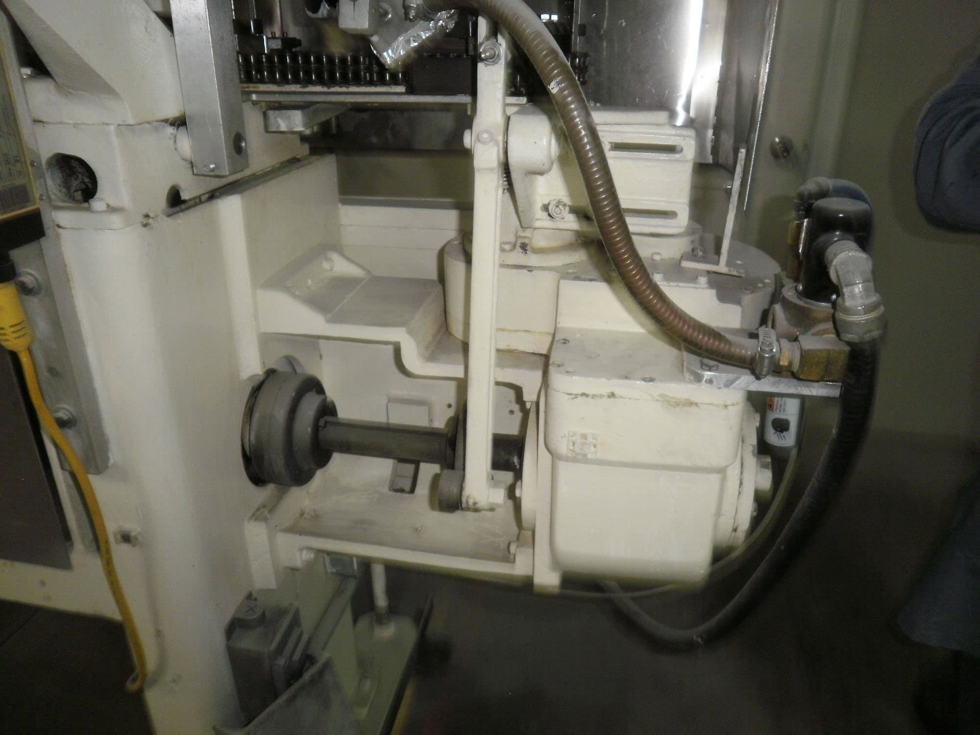 Bartelt IM 9-12 Horizontal Form-fill and Seal Packaging Machine- Model D Servo Auger filler, 2 Filling Stations - Image 2
