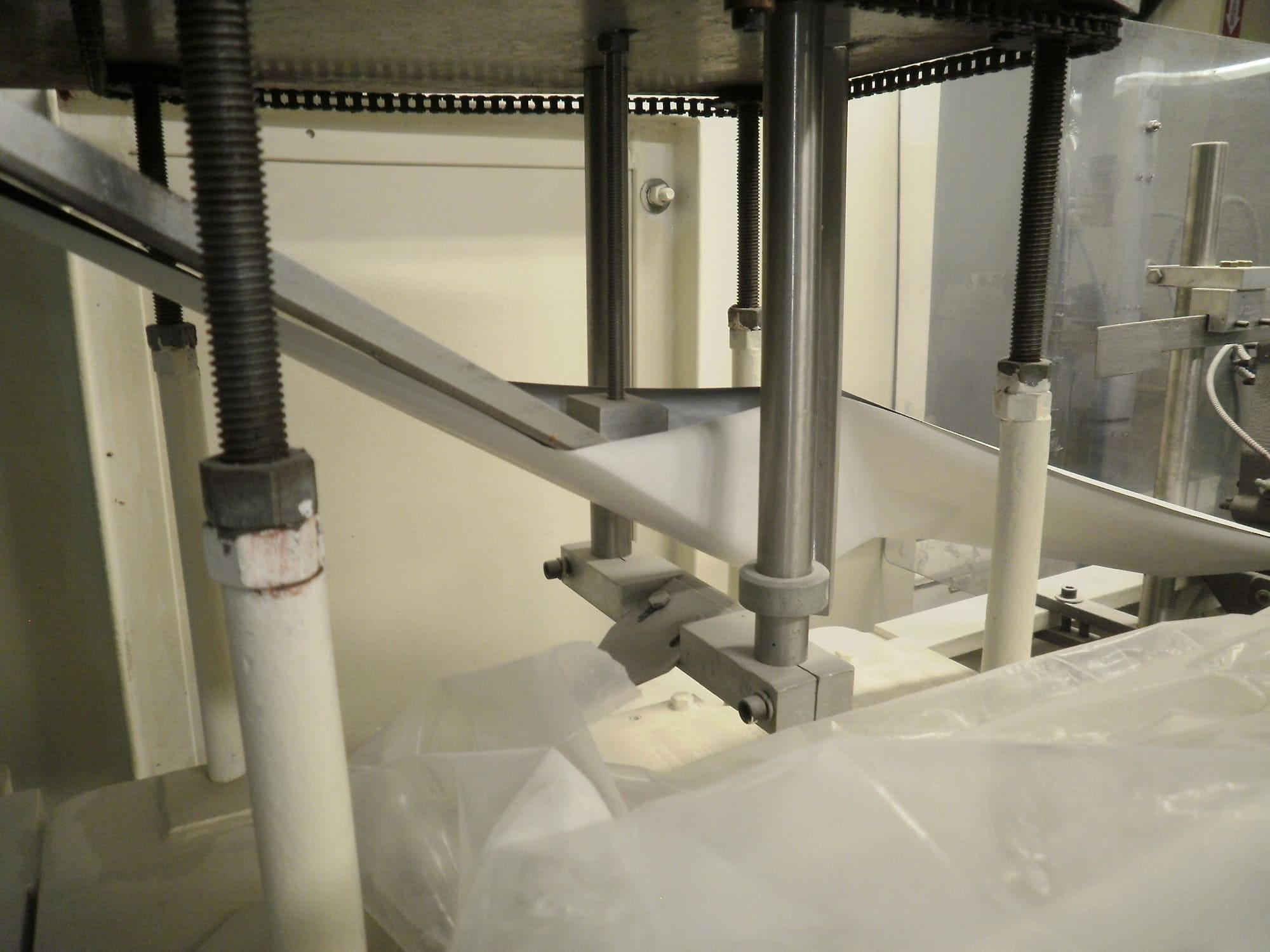 Bartelt IM 9-12 Horizontal Form-fill and Seal Packaging Machine- Model D Servo Auger filler, 2 Filling Stations - Image 7