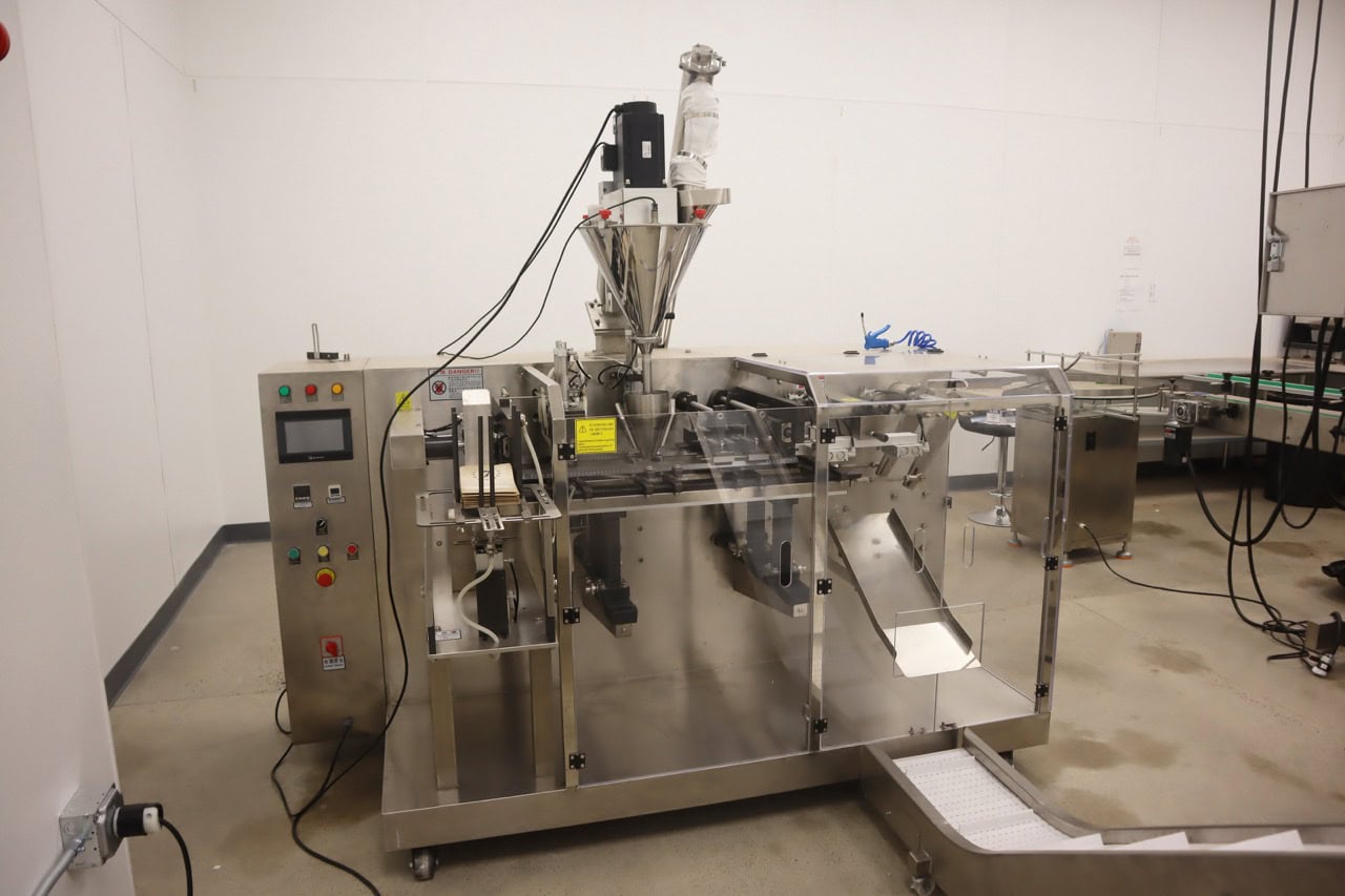 Dession DS-420ZY Doy Pouch Filling Machine with Auger Filler and Conveyor, 2021 - Image 6