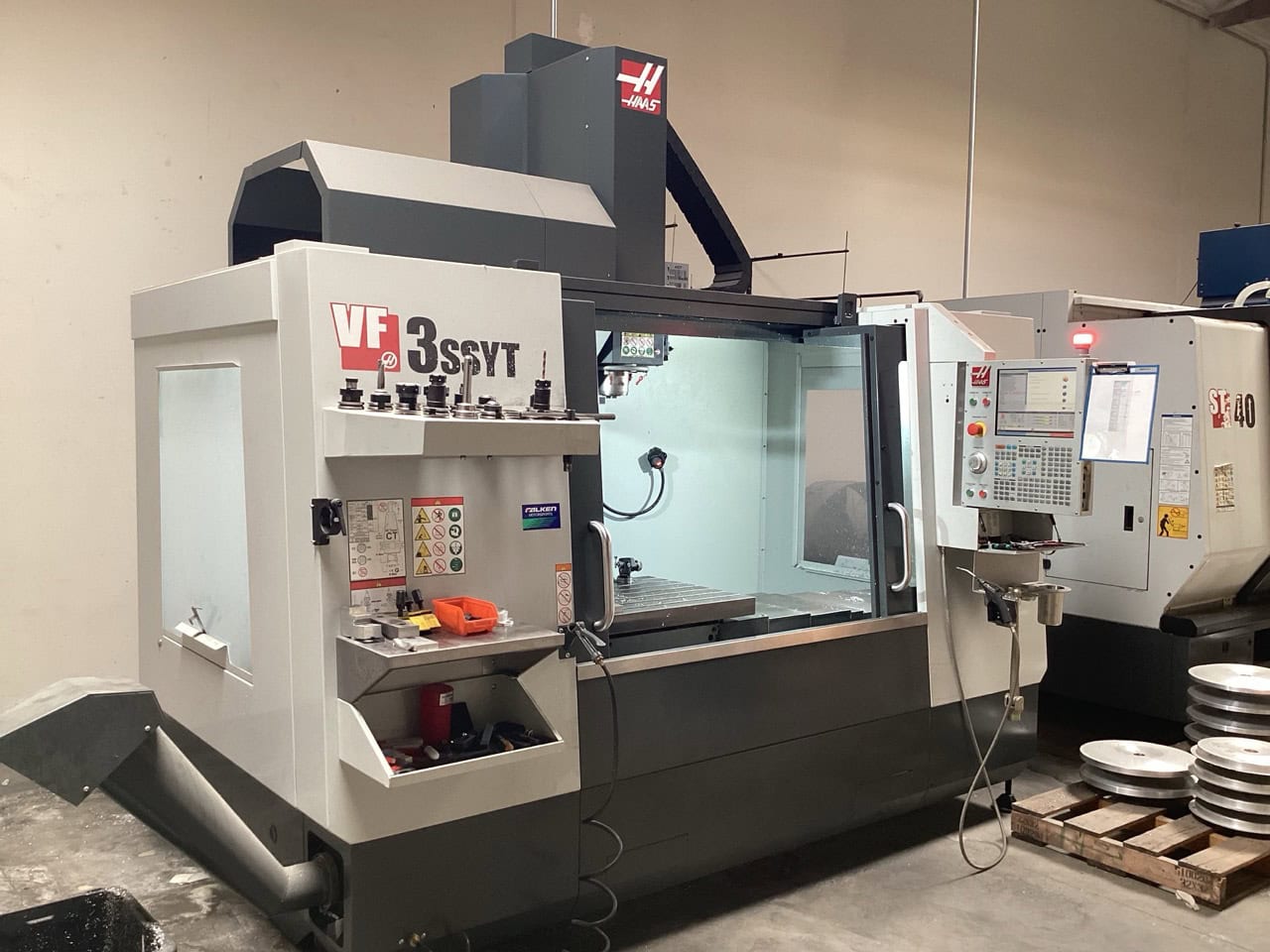 Haas VF-3SSYT VMC, 2022 - Chip Auger, WIPS, High Speed Machining - Image 3