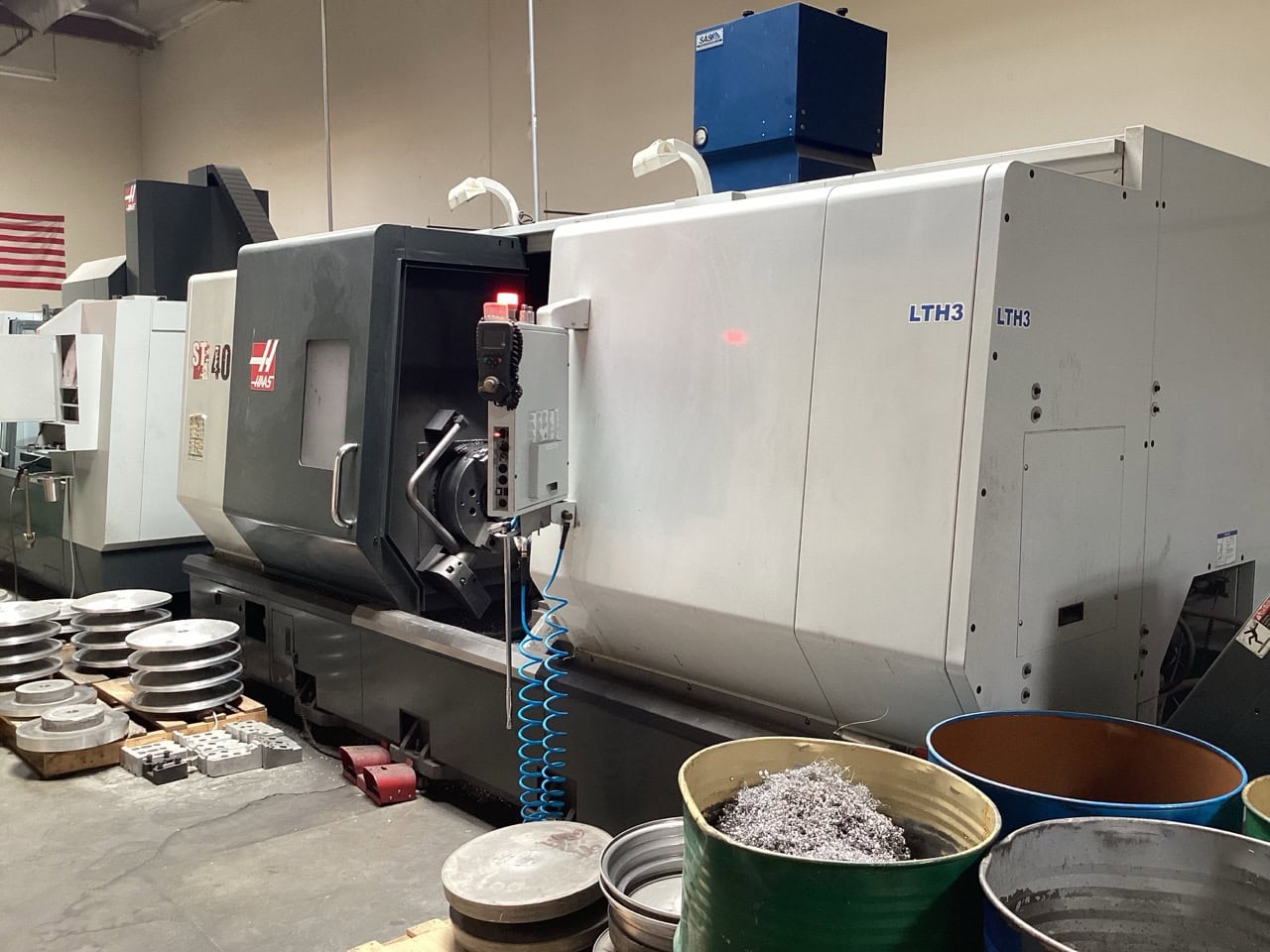 Haas ST-40 CNC Lathe, 2013 - 7" Big Bore, Chip Conveyor, Tailstock - Image 3