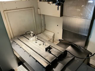 Mazak Nexus 410A VMC, 2006 - 4th Axis Rotary, Through Spindle Coolant, Tooling, Chip Auger, Tool Probe, Low Hours - Image 3