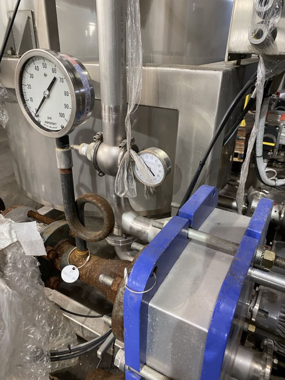 800 Gallon Stainless Steel CIP Tank Skid- Straight Side Height 88" Diameter 52" - Image 2