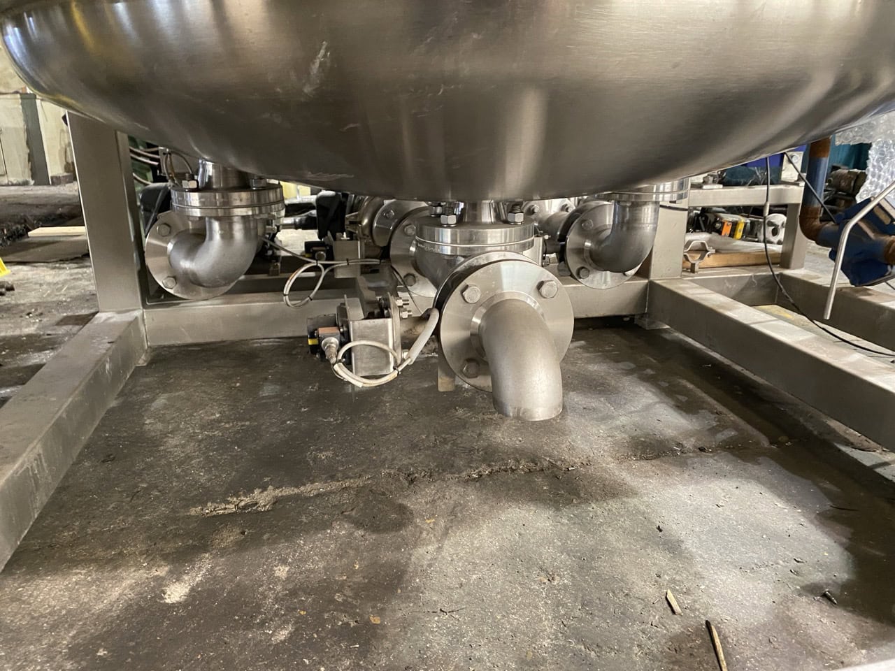 800 Gallon Stainless Steel CIP Tank Skid- Straight Side Height 88" Diameter 52" - Image 6