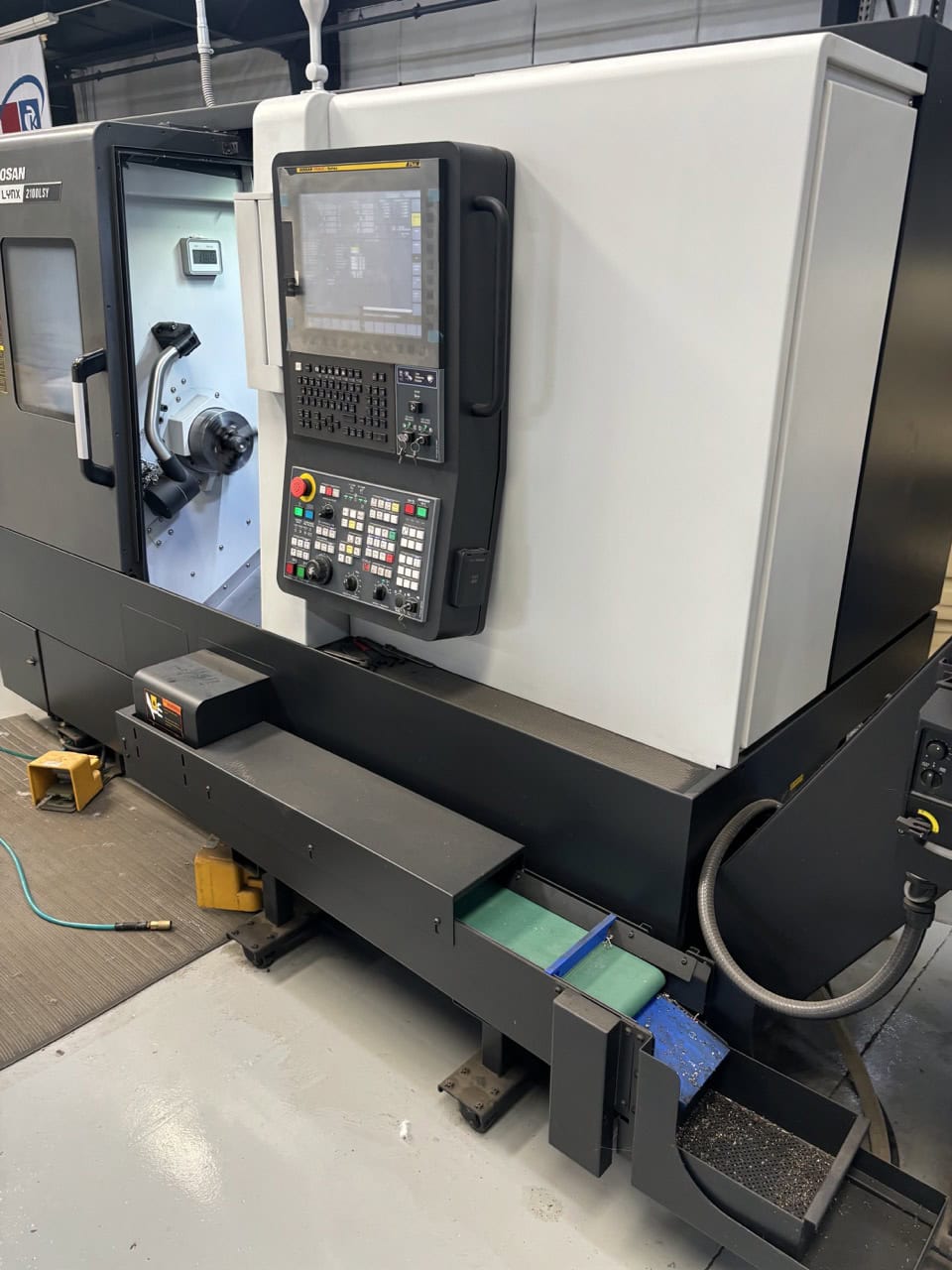 Doosan Lynx 2100 LSYA CNC Lathe, 2021 -LNS Barfeed, Y-axis, C-Axis Sub-Spindle - Image 6