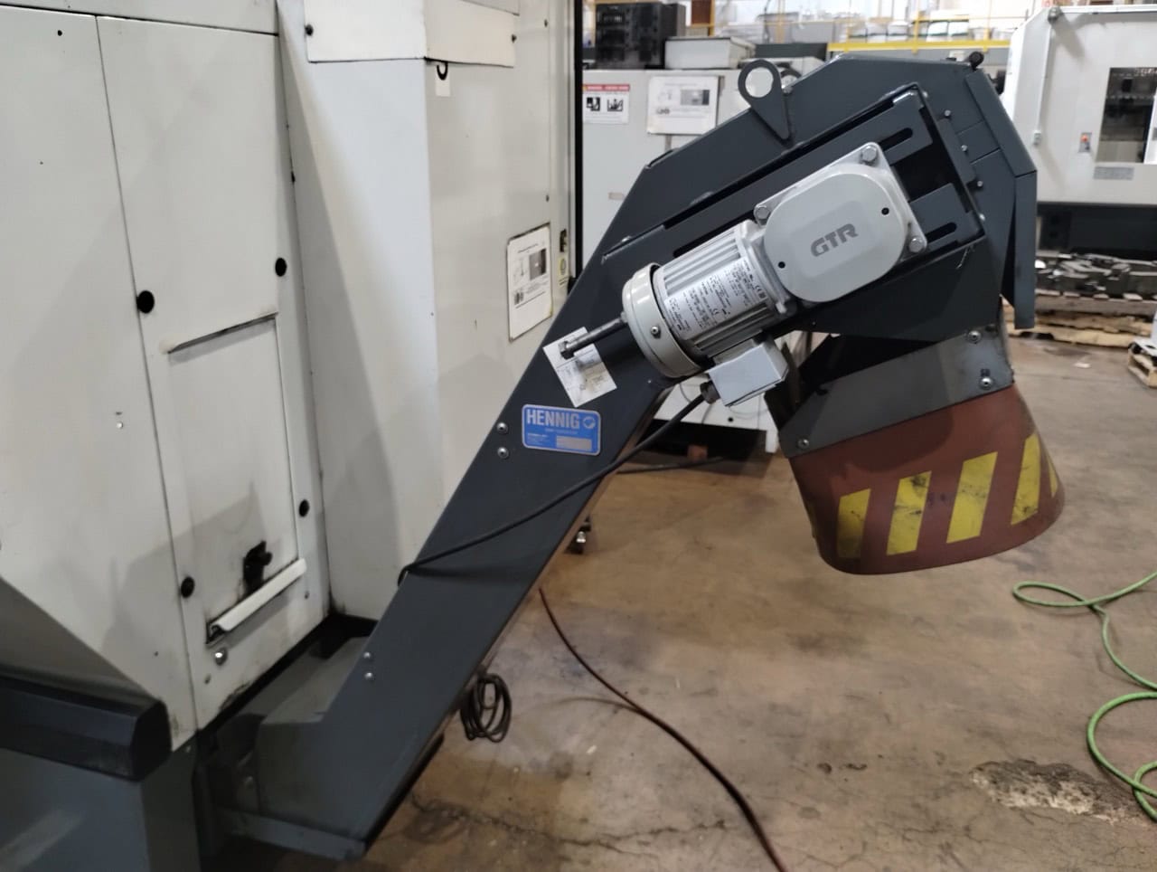 Haas ST-20 CNC Lathe, 2014 - Chip Conveyor, 8" Chuck, Light Curtains, Tailstock - Image 4