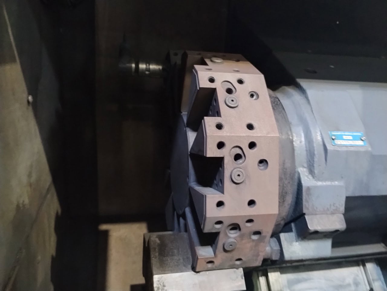 Haas ST-20 CNC Lathe, 2014 - Chip Conveyor, 8" Chuck, Light Curtains, Tailstock - Image 9