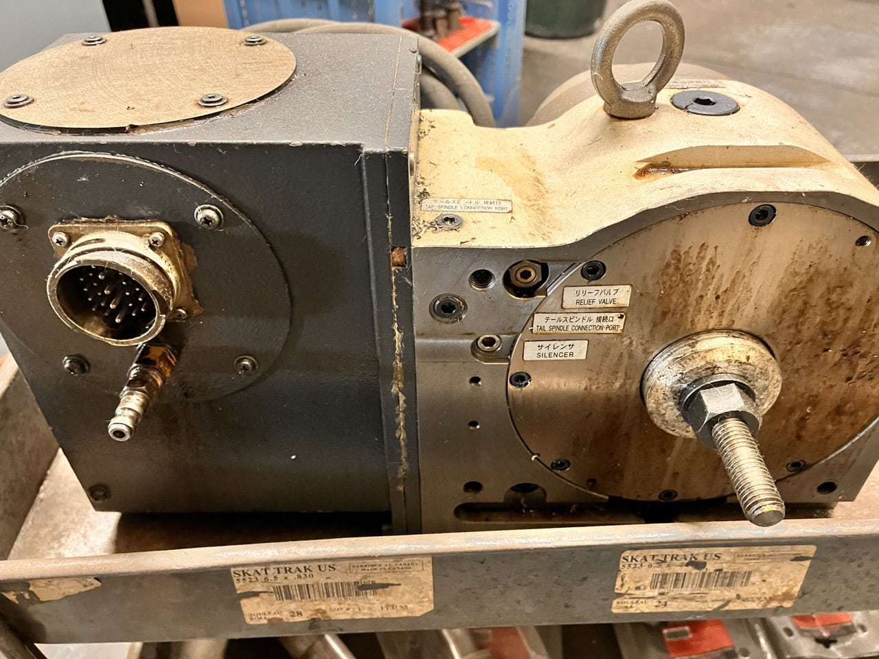 Mazak Nexus 410A VMC, 2006 - 4th Axis Rotary, Through Spindle Coolant, Tooling, Chip Auger, Tool Probe, Low Hours - Image 15