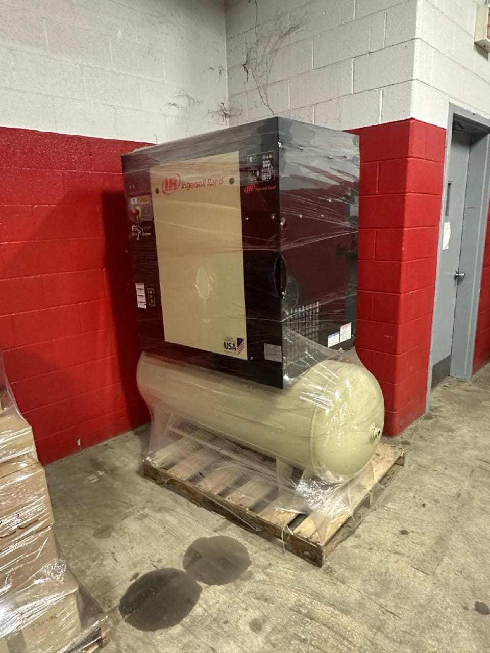 Ingersoll Rand Next Generation R-Series 30-HP 120-Gallon Rotary Air Compressor w/ Integrated Dryer