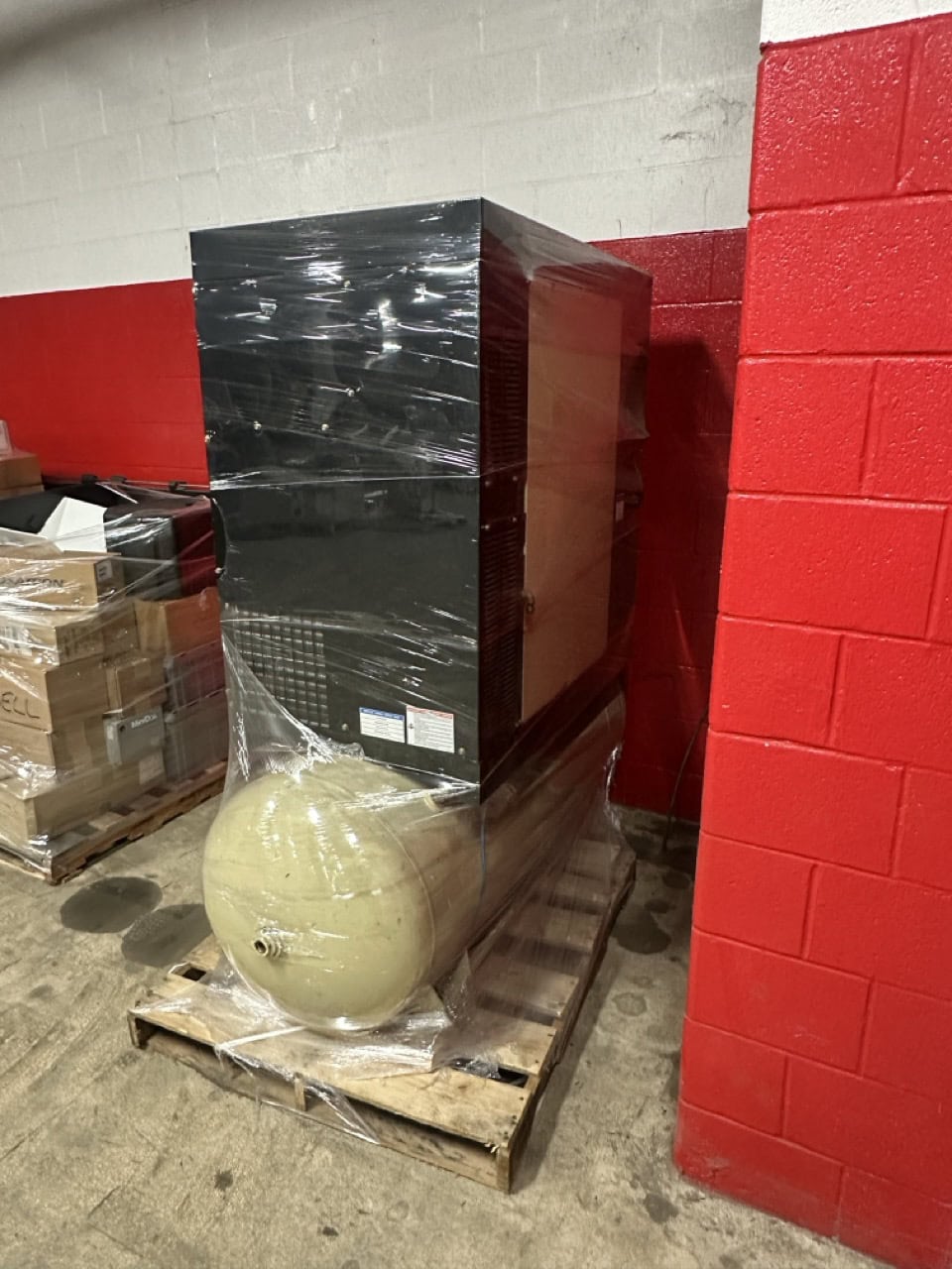 Ingersoll Rand Next Generation R-Series 30-HP 120-Gallon Rotary Air Compressor w/ Integrated Dryer - Image 5