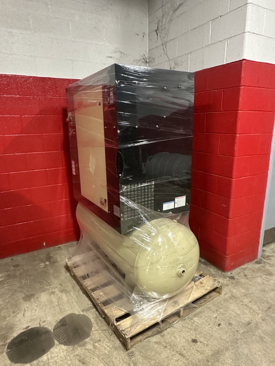 Ingersoll Rand Next Generation R-Series 30-HP 120-Gallon Rotary Air Compressor w/ Integrated Dryer - Image 7