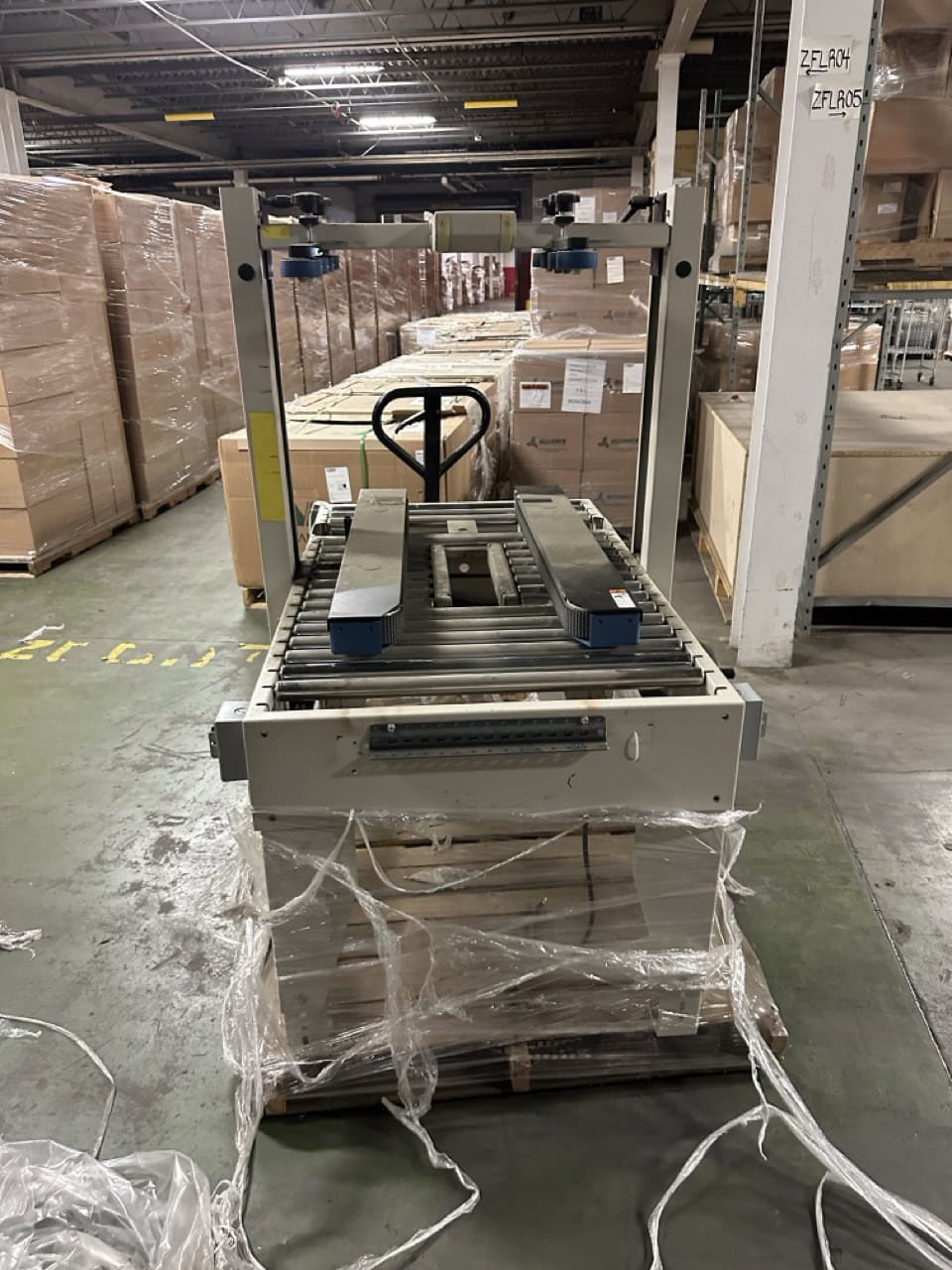 Interpack USA 2024-SB 2-inch Semi-Automatic Top & Bottom Case Sealer - Image 2