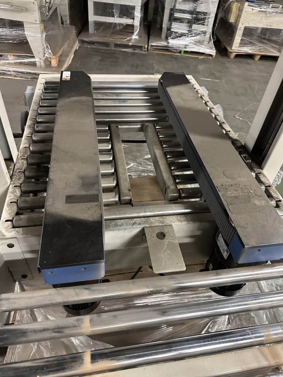 Interpack USA 2024-SB 2-inch Semi-Automatic Top & Bottom Case Sealer - Image 4