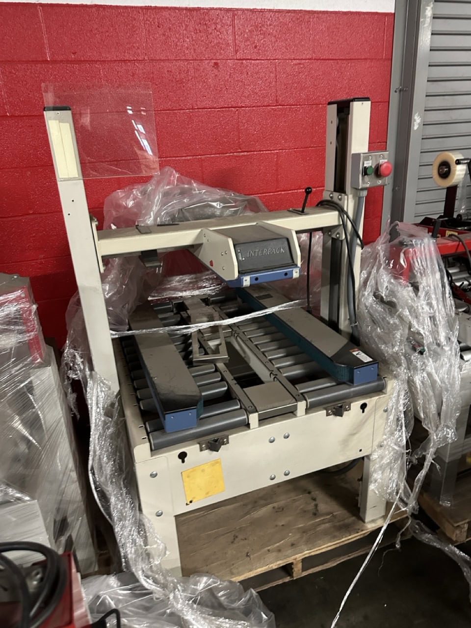 Interpack USA 2024-SB 2-inch Semi-Automatic Top & Bottom Case Sealer - Image 2