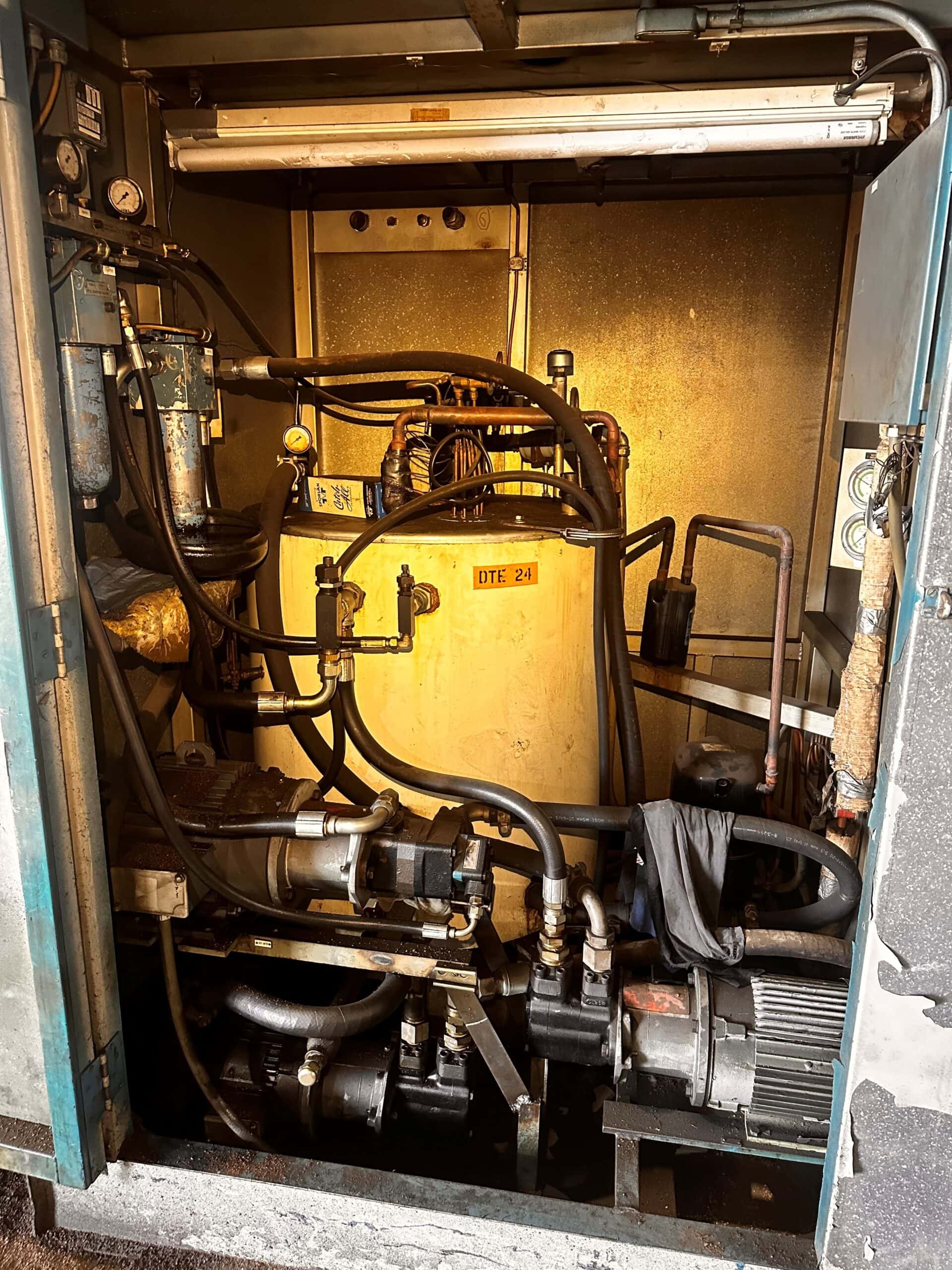 6" Lucas Horizontal Boring Mill - Image 10
