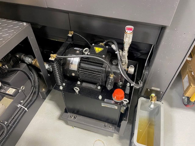 Okuma GP-26W x 65 Compact Cylindrical Grinder, 2019 - Including Plain and Angle Head - Image 4