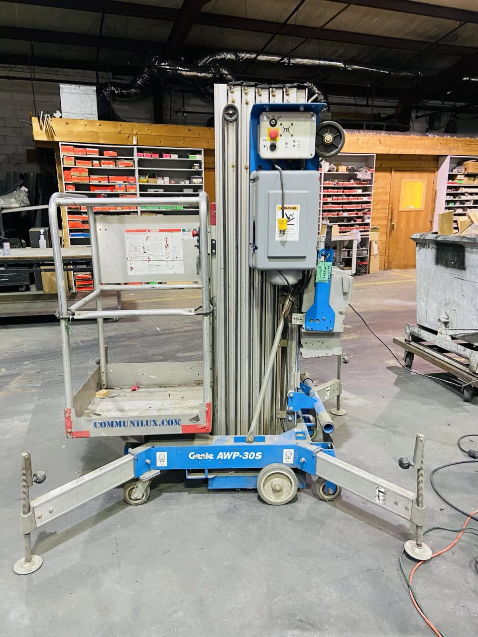 Genie AWP-30S Super Series Aerial Work Platform, 2005