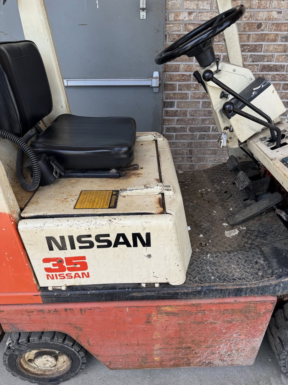 3,500 lbs. Nissan 35 Forklift - Image 5