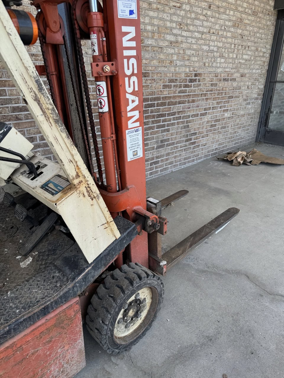 3,500 lbs. Nissan 35 Forklift - Image 6