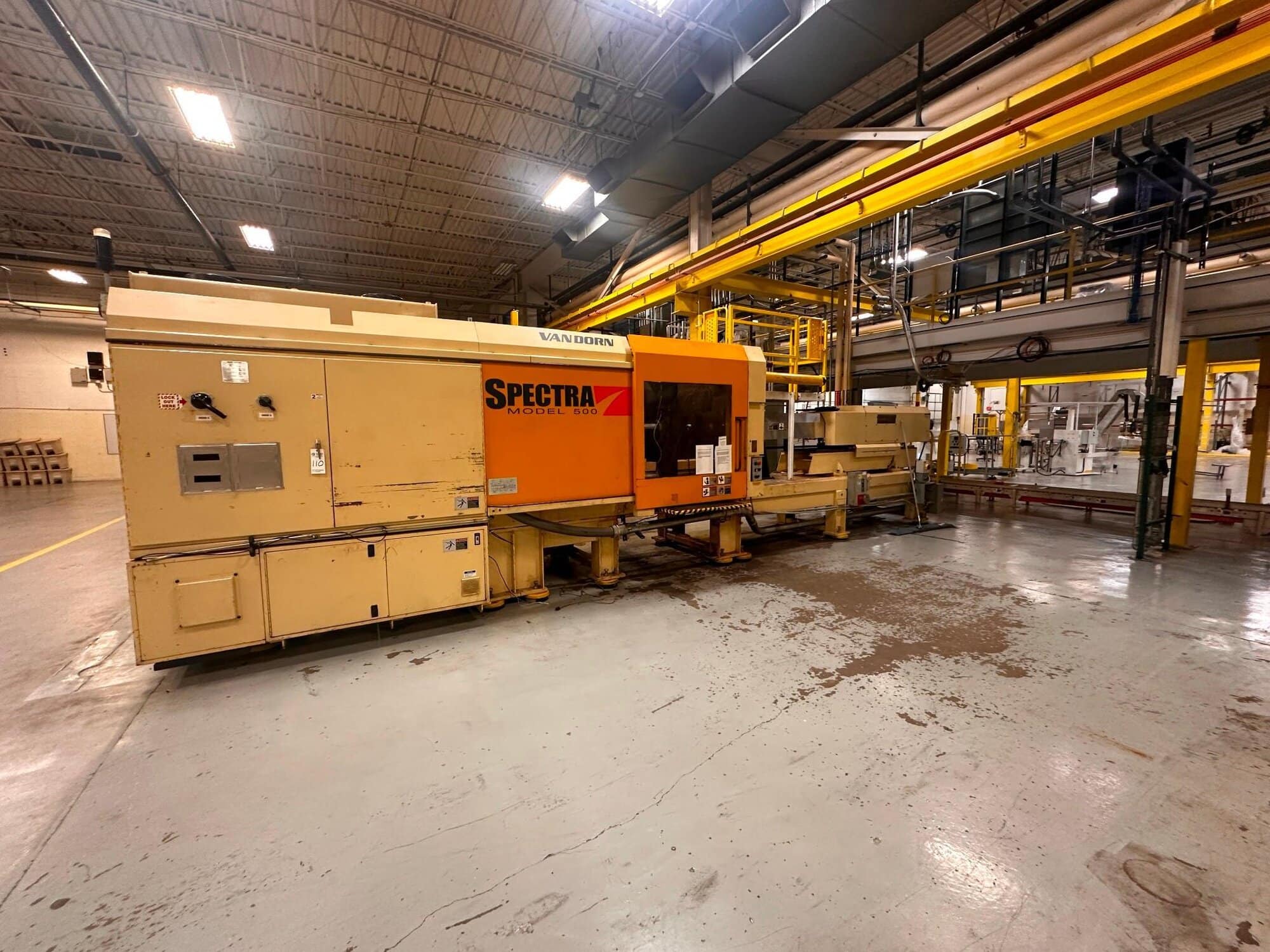2002 Van Dorn Demag 500SP2800 – 500 Ton Hydraulic Press, 59.2 oz Shot (~1,676 g), Pathfinder Control, Preform-ready - Image 3