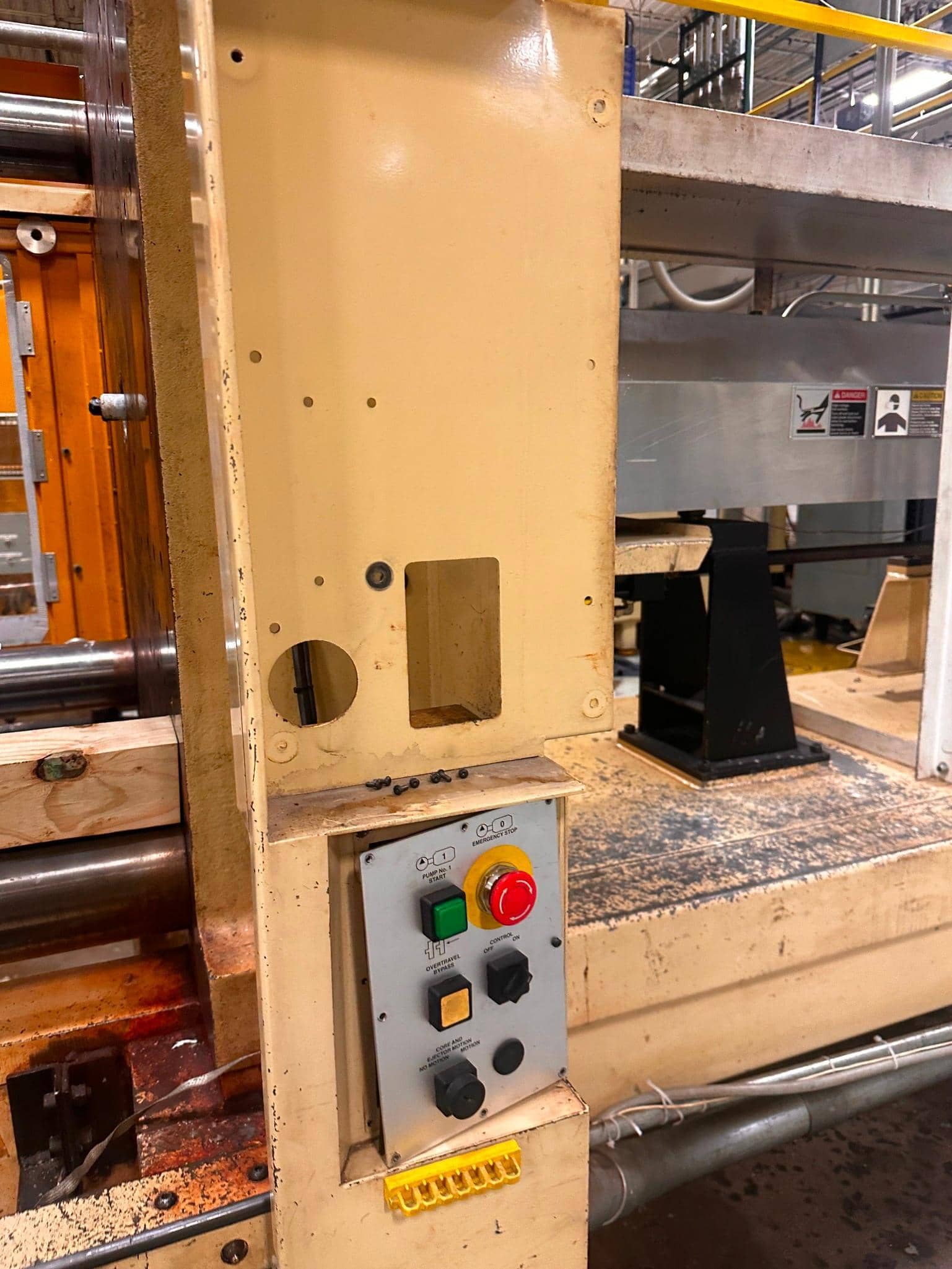 2002 Van Dorn Demag 500SP2800 – 500 Ton Hydraulic Press, 59.2 oz Shot (~1,676 g), Pathfinder Control, Preform-ready - Image 11